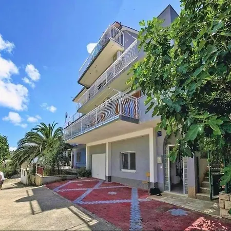 Halilovi - Two Bedroom 2 Apartamento *